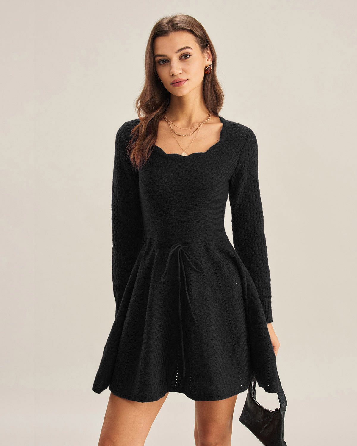Robe noire trapèze festonnée